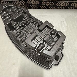 Nordic ware cast aluminum pirate ship pan